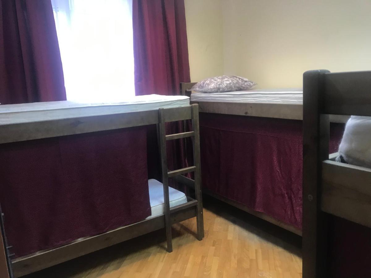Ararat-Shulyavskaya Hostel Kiev Exteriör bild